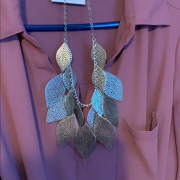 Francesca's Collections Jewelry - Francesca’s leaf necklace Francesca's Collections Jewelry - Francesca’s leaf necklace